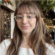 Española y brasileña, graduada en biología con magisterio, imparto clases de manera presencial y online.